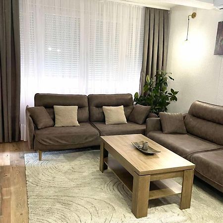 Nesi Apartmenti Priștina Exterior foto